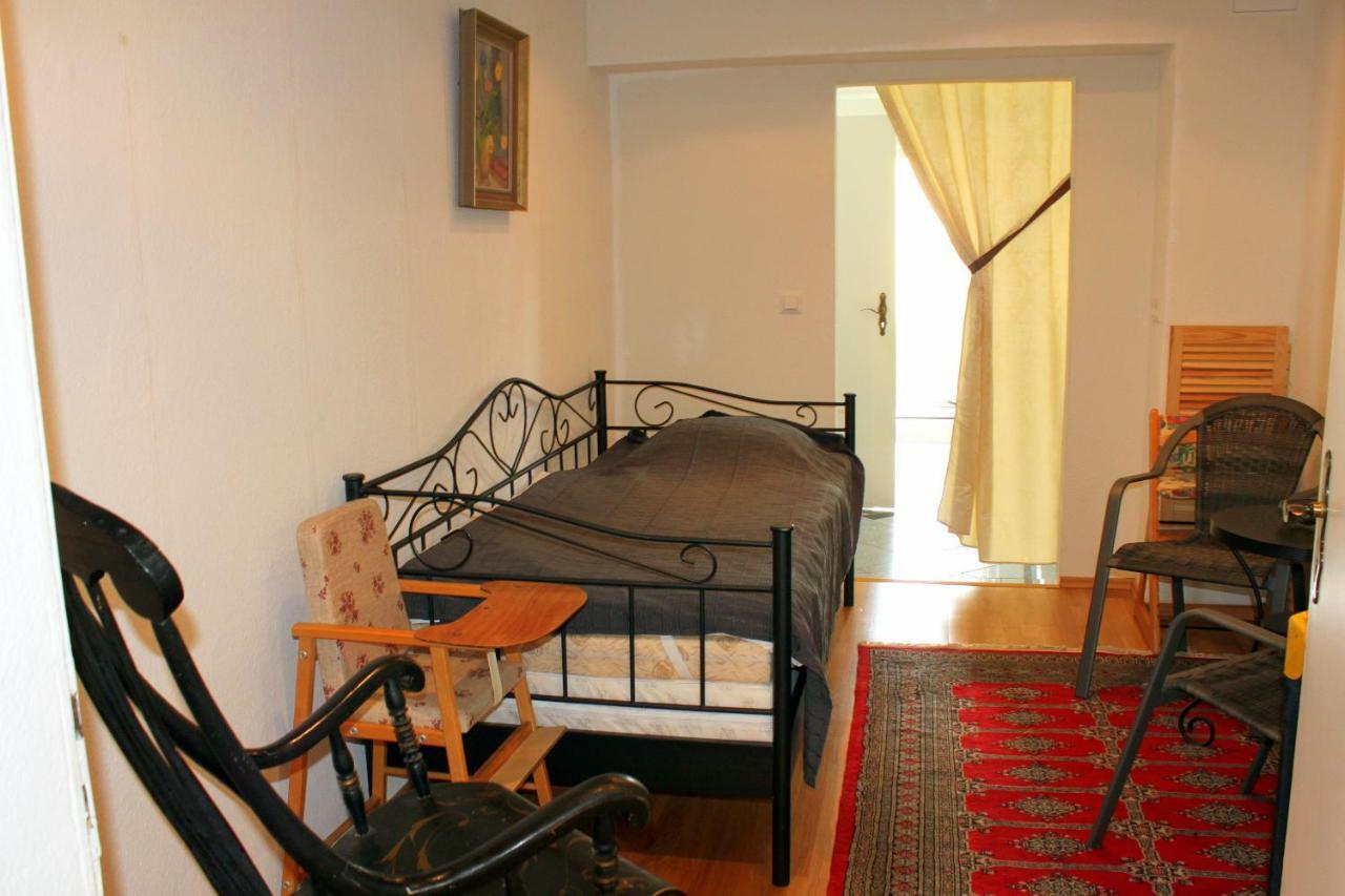 Ferienwohnung "Zur Alten Schule" Neuburxdorf ภายนอก รูปภาพ